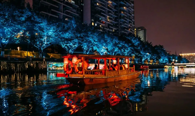 LED显示屏点亮夜游经济，，，，科技赋能夜间消耗新图景